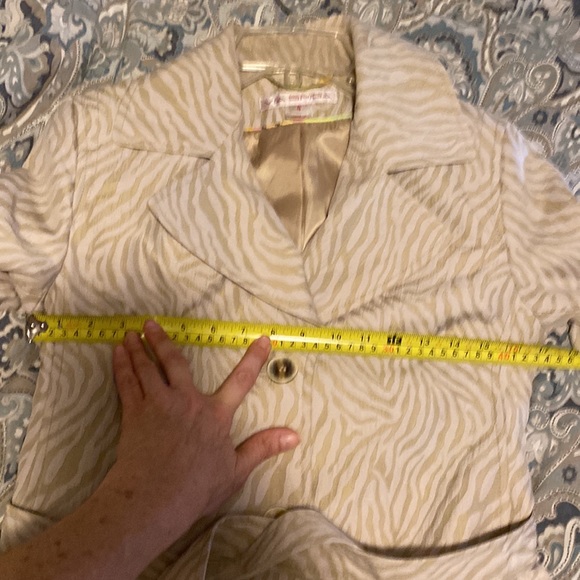 Washable light weight lined trench - Picture 6 of 11